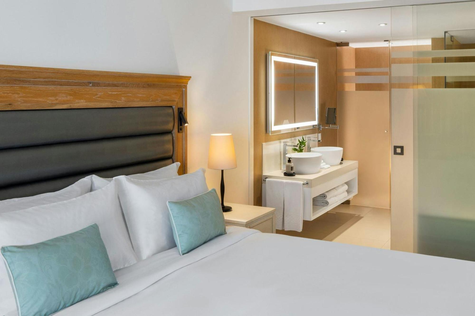 Junior Ocean Suite mit Poolblick